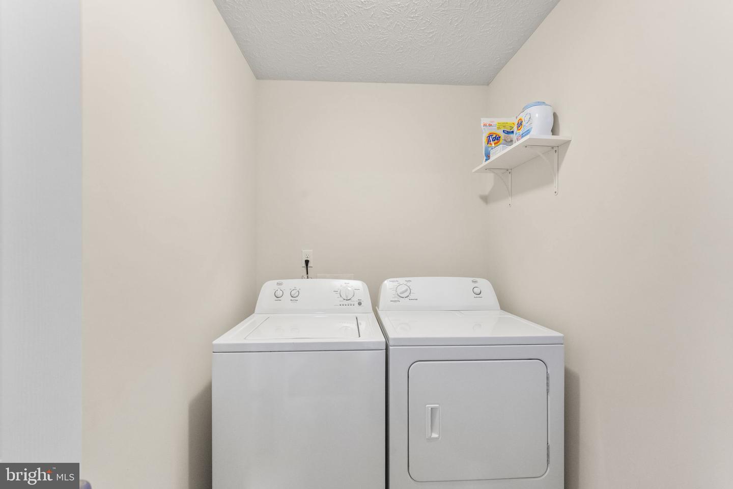 388 BERRY RIDGE RD, TAPPAHANNOCK, Virginia 22560, 3 Bedrooms Bedrooms, 5 Rooms Rooms,2 BathroomsBathrooms,Residential,For sale,388 BERRY RIDGE RD,VAES2002114 MLS # VAES2002114