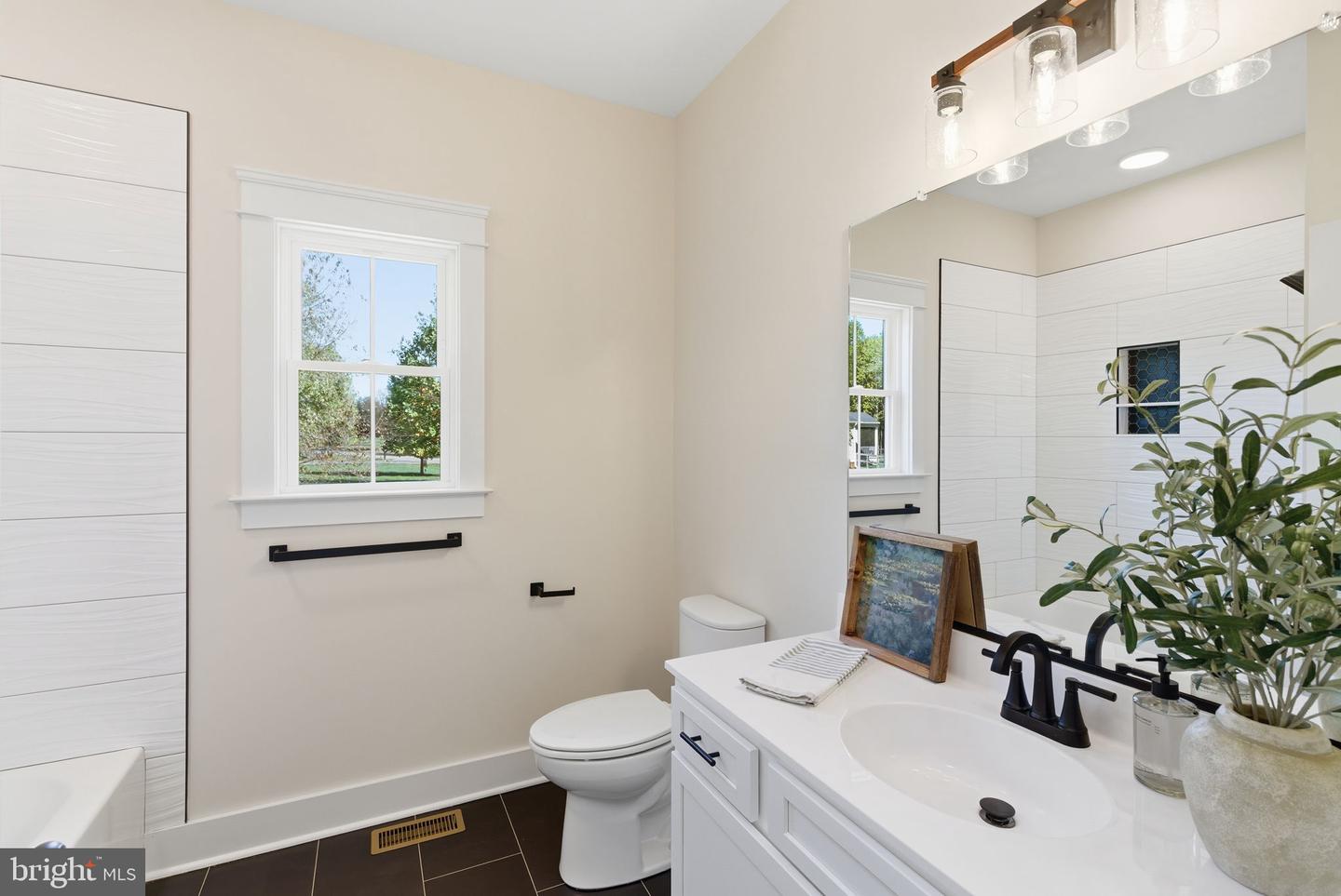 36 ANNA COVES BLVD, MINERAL, Virginia 23117, 4 Bedrooms Bedrooms, ,2 BathroomsBathrooms,Residential,For sale,36 ANNA COVES BLVD,VALA2009352 MLS # VALA2009352