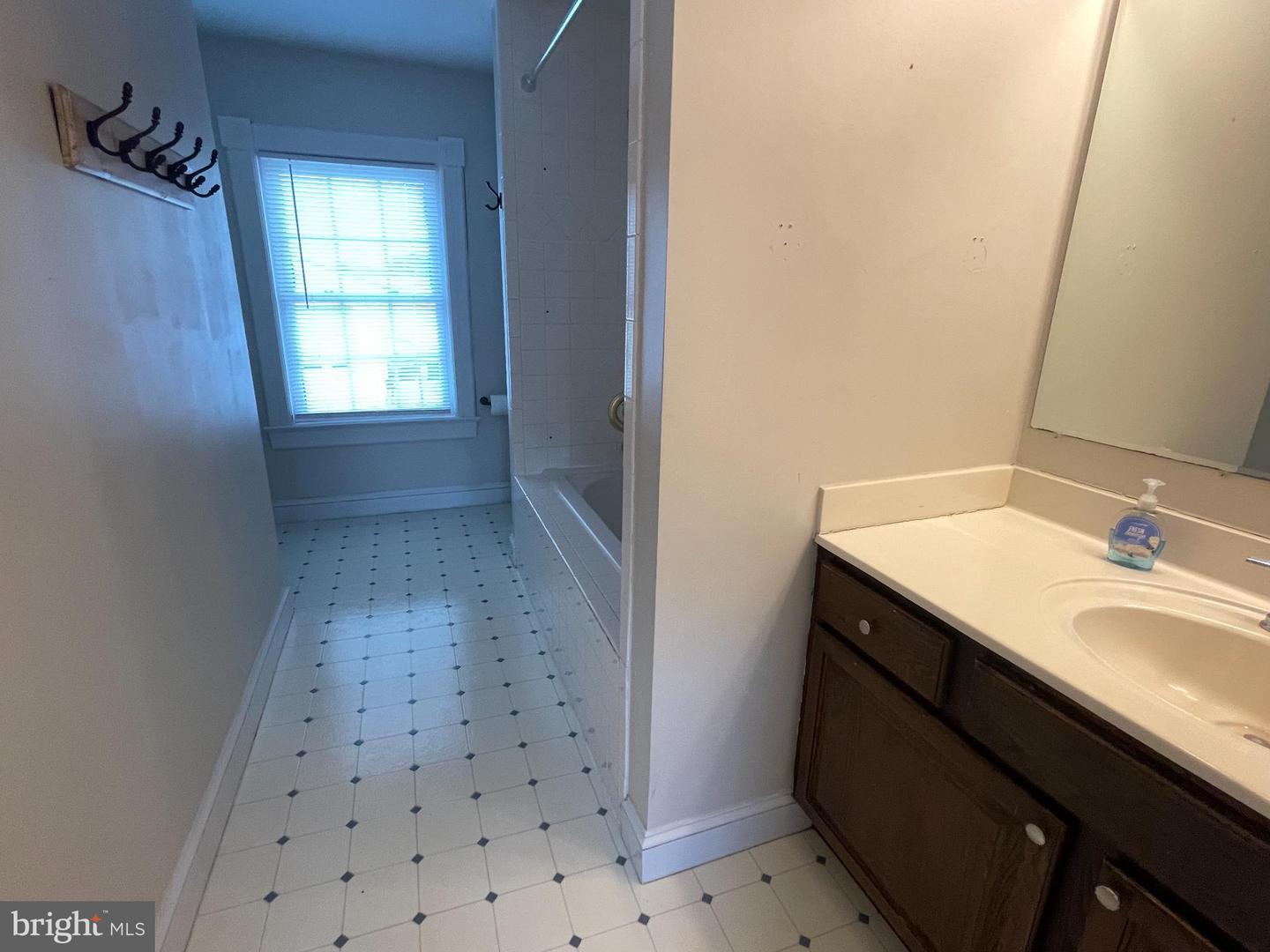 33 CROOKHORN RD, MONTROSS, Virginia 22520, 2 Bedrooms Bedrooms, 5 Rooms Rooms,1 BathroomBathrooms,Residential,For sale,33 CROOKHORN RD,VAWE2010568 MLS # VAWE2010568