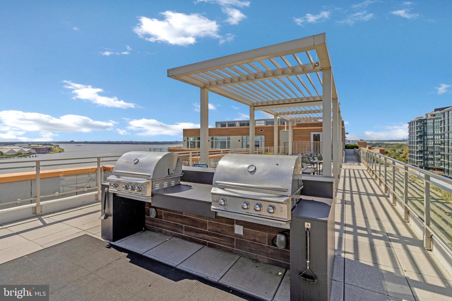 88 V ST SW #505, WASHINGTON, District Of Columbia 20024, 1 Bedroom Bedrooms, ,1 BathroomBathrooms,Residential,For sale,88 V ST SW #505,DCDC2221188 MLS # DCDC2221188