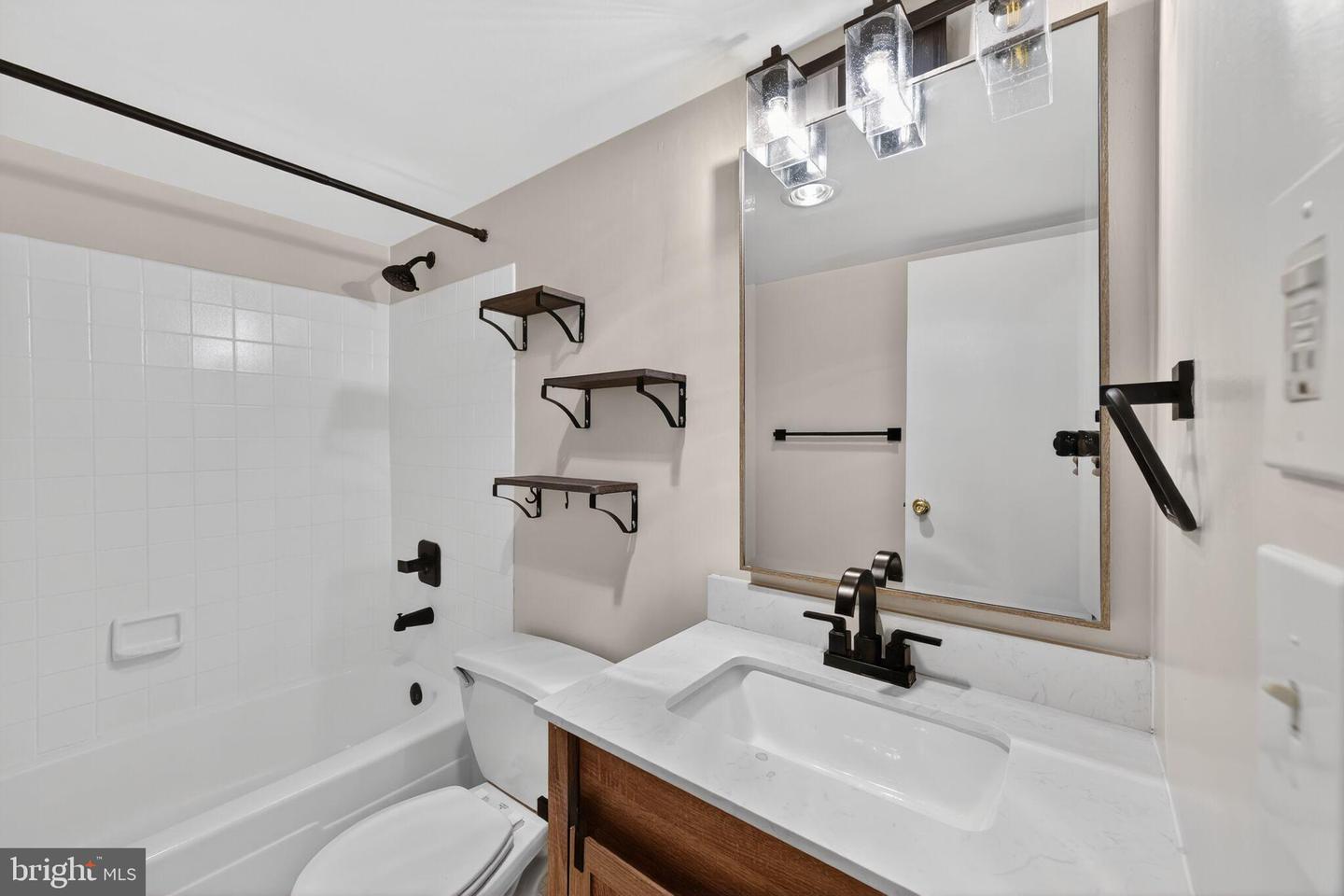 4500 S FOUR MILE RUN DR #314, ARLINGTON, Virginia 22204, 2 Bedrooms Bedrooms, 4 Rooms Rooms,2 BathroomsBathrooms,Residential,For sale,4500 S FOUR MILE RUN DR #314,VAAR2066028 MLS # VAAR2066028 4500 S FOUR MILE RUN DR #314, ARLINGTON, Virginia 22204, 2 Bedrooms Bedrooms, 4 Rooms Rooms,2 BathroomsBathrooms,Residential,For sale,4500 S FOUR MILE RUN DR #314,VAAR2066028 MLS # VAAR2066028