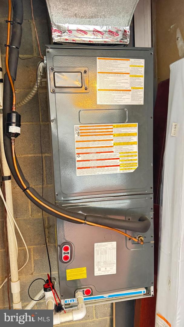 4500 S FOUR MILE RUN DR #314, ARLINGTON, Virginia 22204, 2 Bedrooms Bedrooms, 4 Rooms Rooms,2 BathroomsBathrooms,Residential,For sale,4500 S FOUR MILE RUN DR #314,VAAR2066028 MLS # VAAR2066028 4500 S FOUR MILE RUN DR #314, ARLINGTON, Virginia 22204, 2 Bedrooms Bedrooms, 4 Rooms Rooms,2 BathroomsBathrooms,Residential,For sale,4500 S FOUR MILE RUN DR #314,VAAR2066028 MLS # VAAR2066028