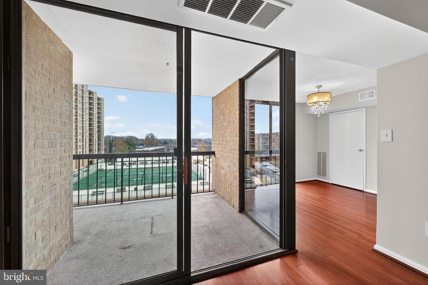 4500 S FOUR MILE RUN DR #314, ARLINGTON, Virginia 22204, 2 Bedrooms Bedrooms, 4 Rooms Rooms,2 BathroomsBathrooms,Residential,For sale,4500 S FOUR MILE RUN DR #314,VAAR2066028 MLS # VAAR2066028 4500 S FOUR MILE RUN DR #314, ARLINGTON, Virginia 22204, 2 Bedrooms Bedrooms, 4 Rooms Rooms,2 BathroomsBathrooms,Residential,For sale,4500 S FOUR MILE RUN DR #314,VAAR2066028 MLS # VAAR2066028