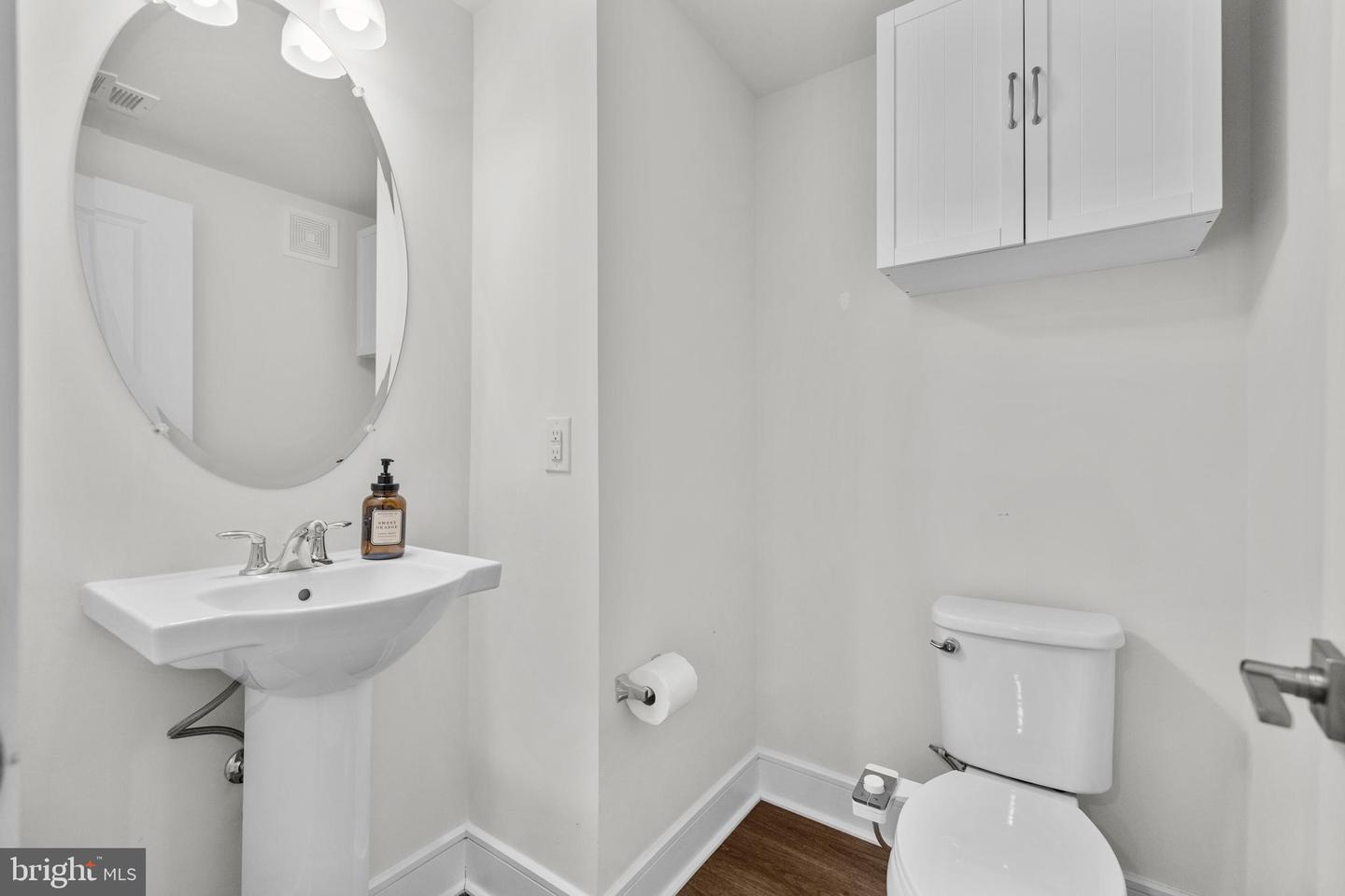 43255 FARRINGDON SQ, ASHBURN, Virginia 20148, 3 Bedrooms Bedrooms, ,2 BathroomsBathrooms,Residential,For sale,43255 FARRINGDON SQ,VALO2112390 MLS # VALO2112390