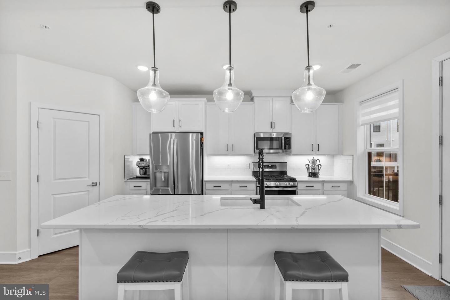 43255 FARRINGDON SQ, ASHBURN, Virginia 20148, 3 Bedrooms Bedrooms, ,2 BathroomsBathrooms,Residential,For sale,43255 FARRINGDON SQ,VALO2112390 MLS # VALO2112390