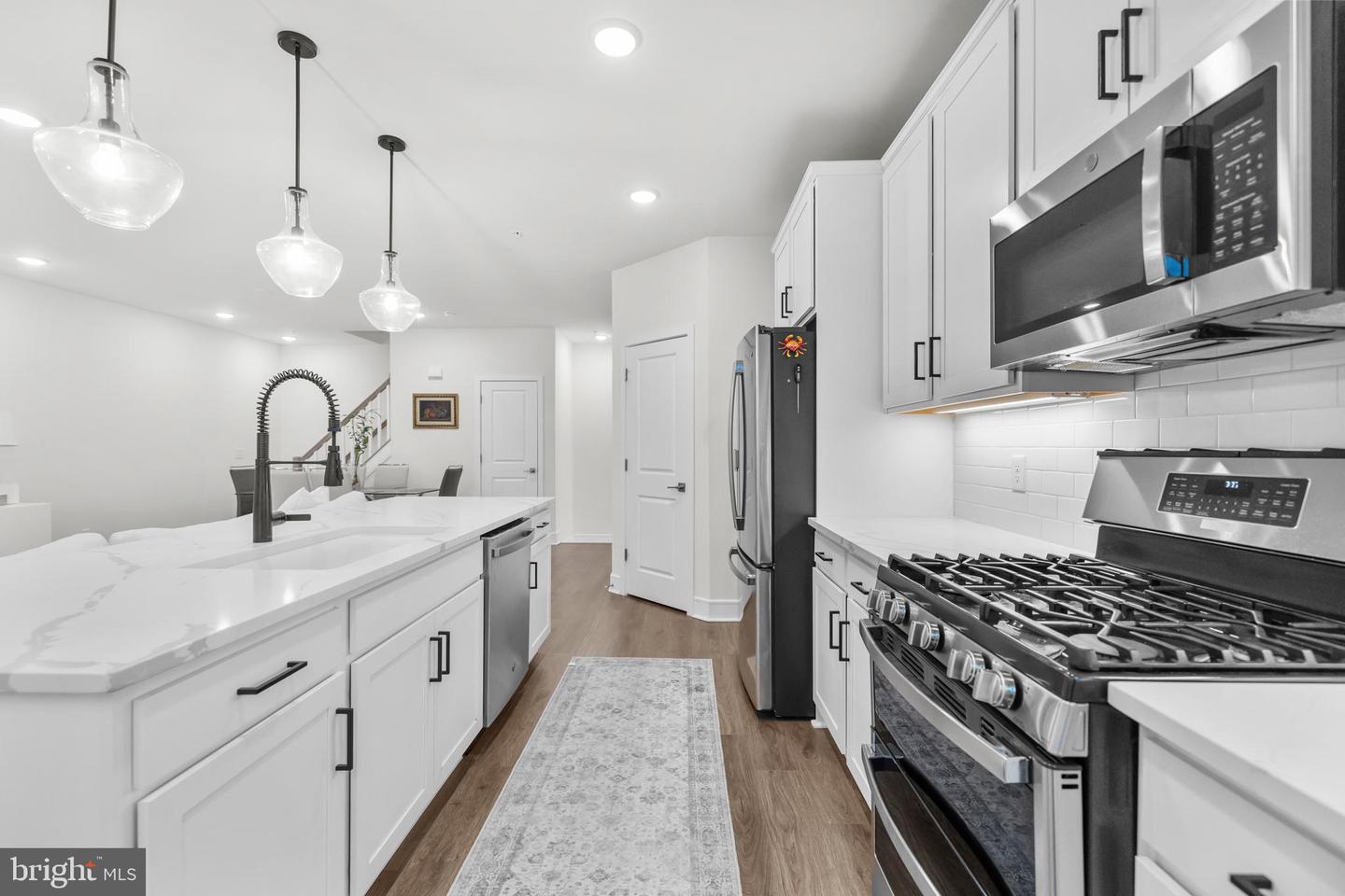 43255 FARRINGDON SQ, ASHBURN, Virginia 20148, 3 Bedrooms Bedrooms, ,2 BathroomsBathrooms,Residential,For sale,43255 FARRINGDON SQ,VALO2112390 MLS # VALO2112390