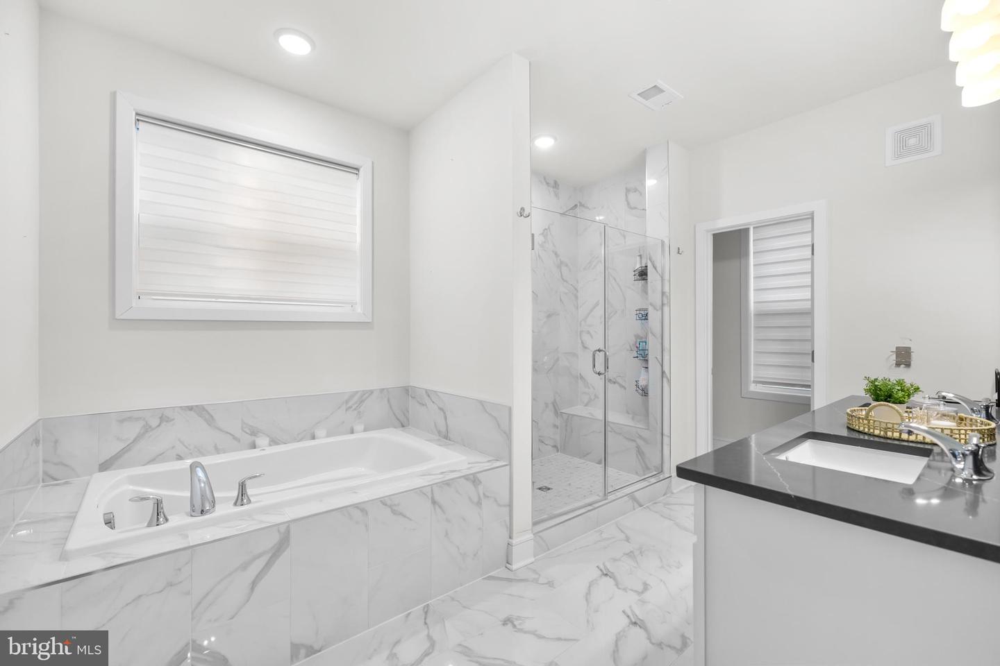 43255 FARRINGDON SQ, ASHBURN, Virginia 20148, 3 Bedrooms Bedrooms, ,2 BathroomsBathrooms,Residential,For sale,43255 FARRINGDON SQ,VALO2112390 MLS # VALO2112390