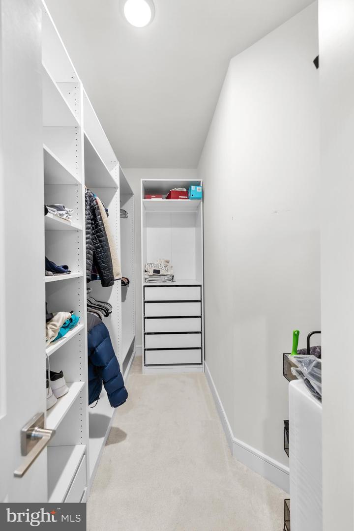 43255 FARRINGDON SQ, ASHBURN, Virginia 20148, 3 Bedrooms Bedrooms, ,2 BathroomsBathrooms,Residential,For sale,43255 FARRINGDON SQ,VALO2112390 MLS # VALO2112390