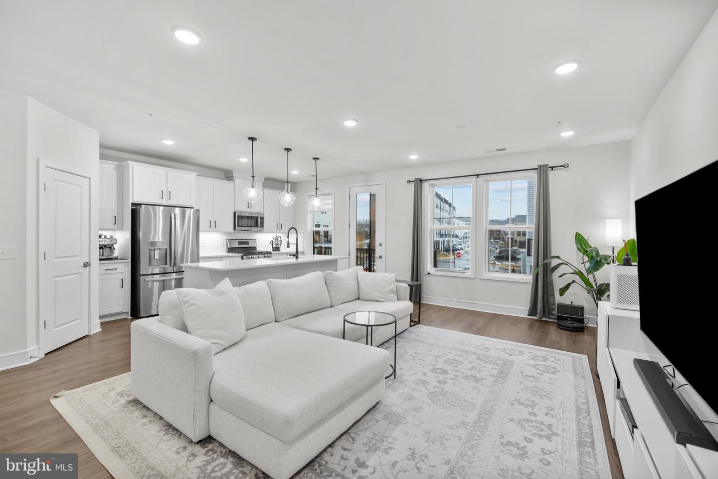 43255 FARRINGDON SQ, ASHBURN, Virginia 20148, 3 Bedrooms Bedrooms, ,2 BathroomsBathrooms,Residential,For sale,43255 FARRINGDON SQ,VALO2112390 MLS # VALO2112390