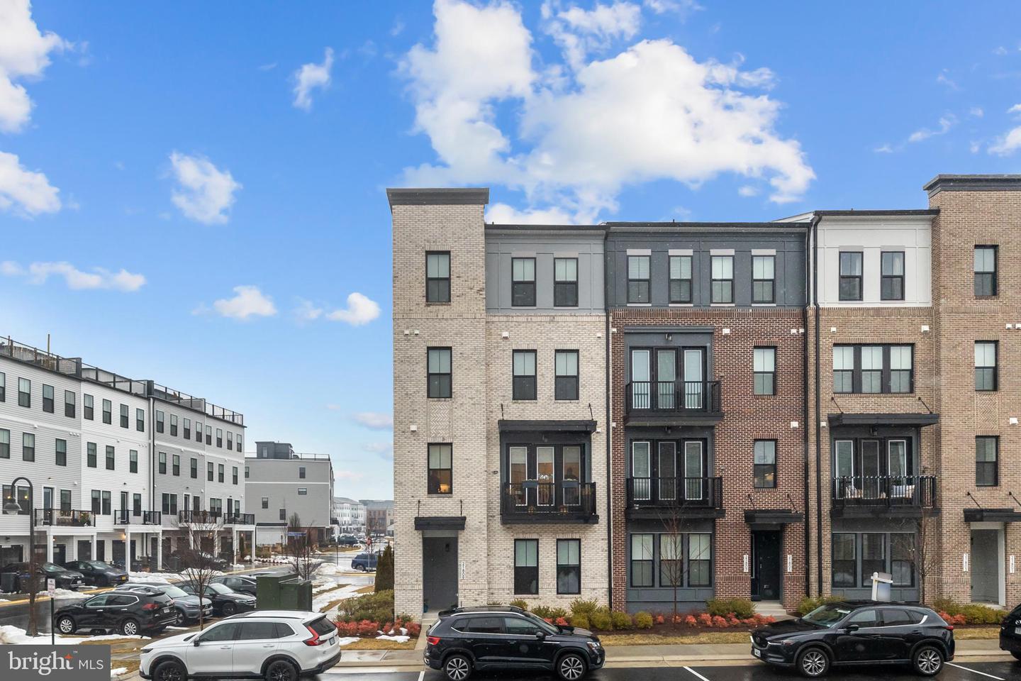 43255 FARRINGDON SQ, ASHBURN, Virginia 20148, 3 Bedrooms Bedrooms, ,2 BathroomsBathrooms,Residential,For sale,43255 FARRINGDON SQ,VALO2112390 MLS # VALO2112390