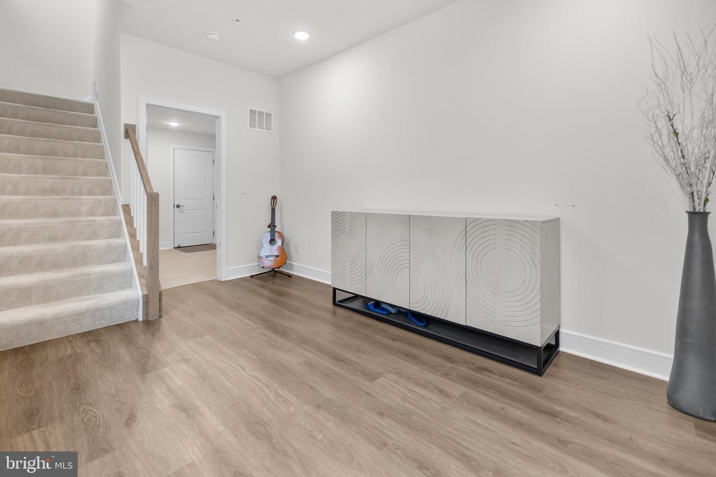 43255 FARRINGDON SQ, ASHBURN, Virginia 20148, 3 Bedrooms Bedrooms, ,2 BathroomsBathrooms,Residential,For sale,43255 FARRINGDON SQ,VALO2112390 MLS # VALO2112390