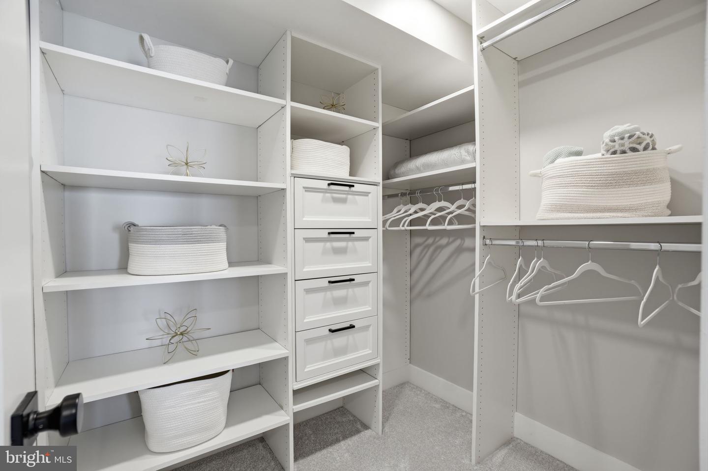 6057 RIVER DR, LORTON, Virginia 22079, 4 Bedrooms Bedrooms, 16 Rooms Rooms,5 BathroomsBathrooms,Residential,For sale,6057 RIVER DR,VAFX2287758 MLS # VAFX2287758 6057 RIVER DR, LORTON, Virginia 22079, 4 Bedrooms Bedrooms, 16 Rooms Rooms,5 BathroomsBathrooms,Residential,For sale,6057 RIVER DR,VAFX2287758 MLS # VAFX2287758