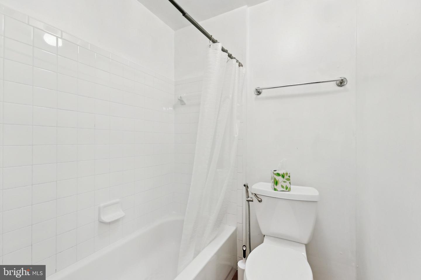 11328 WESTBROOK MILL LN #304, FAIRFAX, Virginia 22030, 4 Bedrooms Bedrooms, ,2 BathroomsBathrooms,Residential,For sale,11328 WESTBROOK MILL LN #304,VAFX2289266 MLS # VAFX2289266