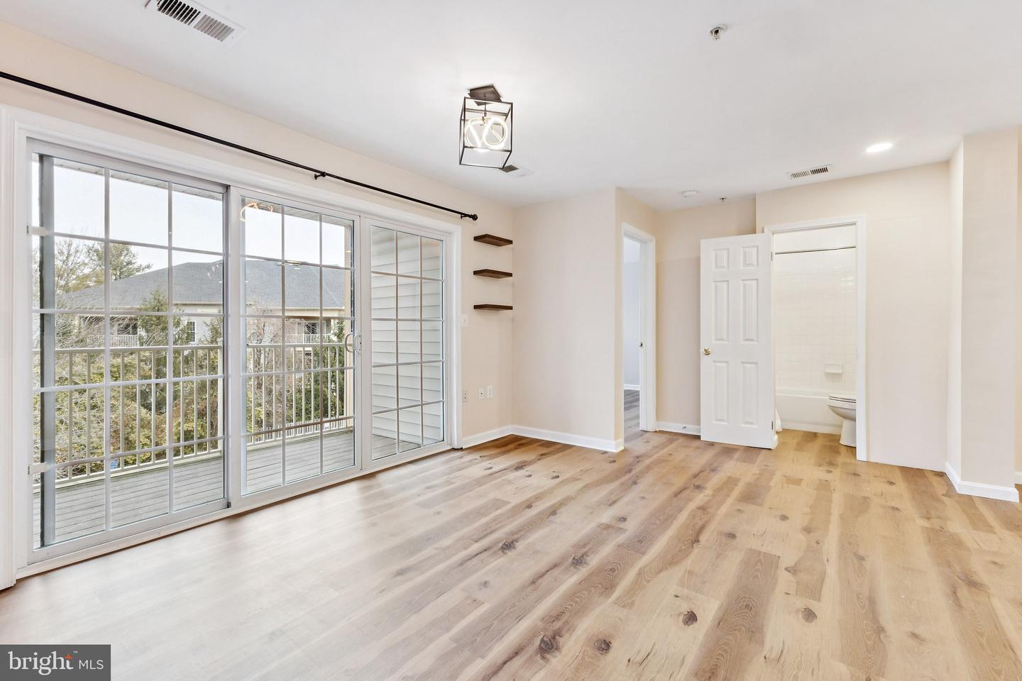 11328 WESTBROOK MILL LN #304, FAIRFAX, Virginia 22030, 4 Bedrooms Bedrooms, ,2 BathroomsBathrooms,Residential,For sale,11328 WESTBROOK MILL LN #304,VAFX2289266 MLS # VAFX2289266