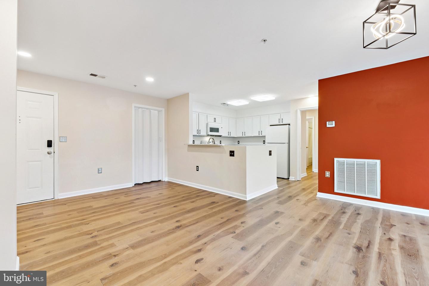 11328 WESTBROOK MILL LN #304, FAIRFAX, Virginia 22030, 4 Bedrooms Bedrooms, ,2 BathroomsBathrooms,Residential,For sale,11328 WESTBROOK MILL LN #304,VAFX2289266 MLS # VAFX2289266