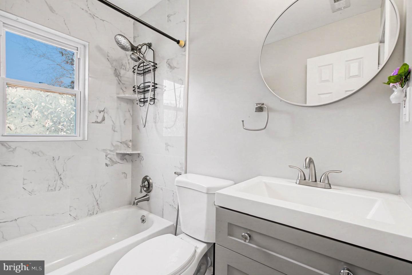 1229 E LONGVIEW DR, WOODBRIDGE, Virginia 22191, 3 Bedrooms Bedrooms, ,2 BathroomsBathrooms,Residential,For sale,1229 E LONGVIEW DR,VAPW2112068 MLS # VAPW2112068