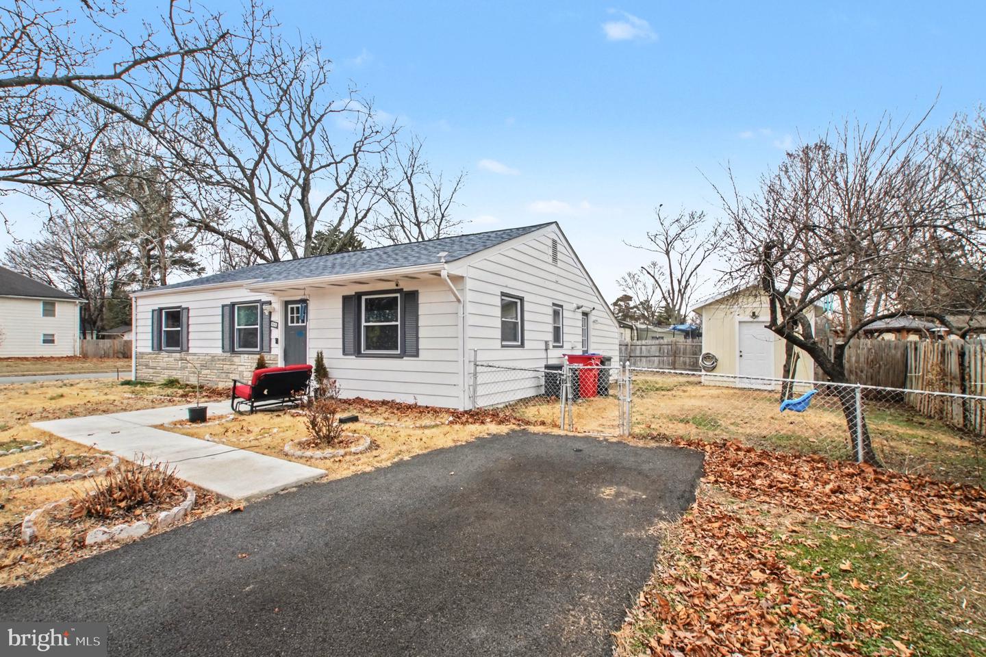 1229 E LONGVIEW DR, WOODBRIDGE, Virginia 22191, 3 Bedrooms Bedrooms, ,2 BathroomsBathrooms,Residential,For sale,1229 E LONGVIEW DR,VAPW2112068 MLS # VAPW2112068