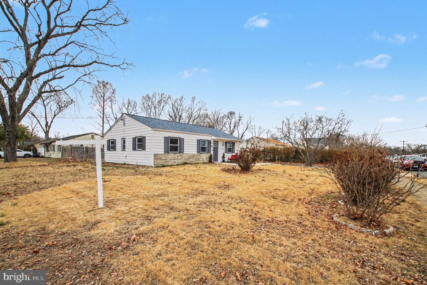 1229 E LONGVIEW DR, WOODBRIDGE, Virginia 22191, 3 Bedrooms Bedrooms, ,2 BathroomsBathrooms,Residential,For sale,1229 E LONGVIEW DR,VAPW2112068 MLS # VAPW2112068