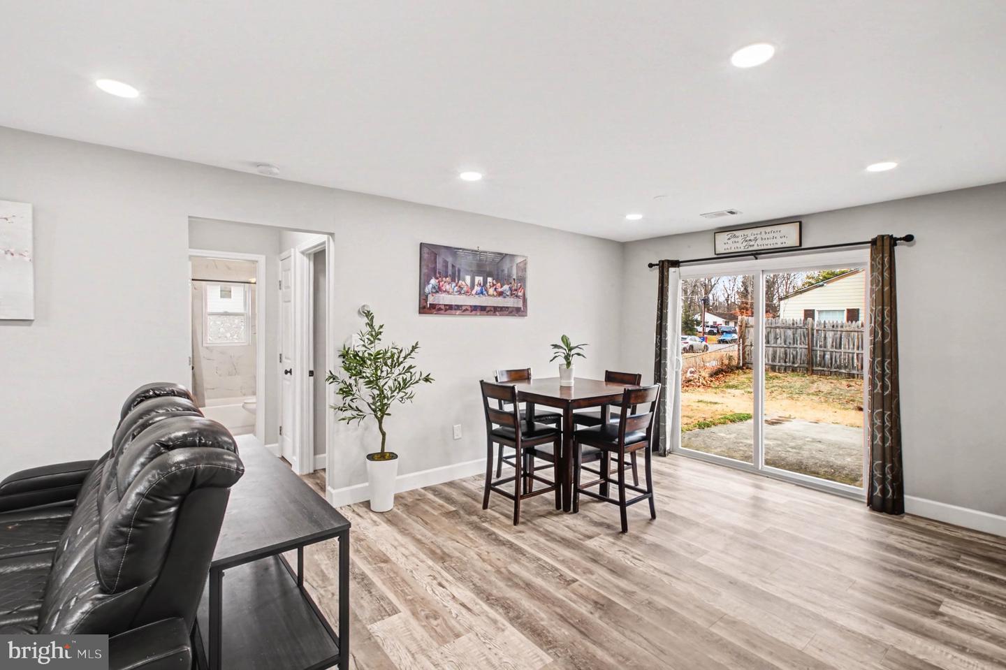 1229 E LONGVIEW DR, WOODBRIDGE, Virginia 22191, 3 Bedrooms Bedrooms, ,2 BathroomsBathrooms,Residential,For sale,1229 E LONGVIEW DR,VAPW2112068 MLS # VAPW2112068