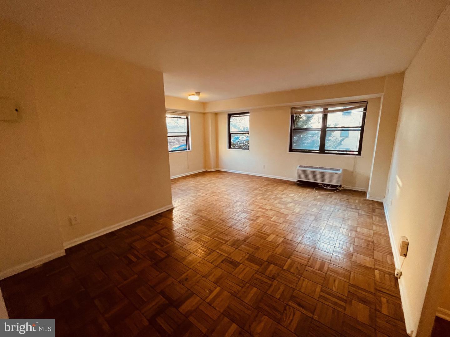 1801 CLYDESDALE PL NW #316, WASHINGTON, District Of Columbia 20009, ,1 BathroomBathrooms,Residential,For sale,1801 CLYDESDALE PL NW #316,DCDC2245438 MLS # DCDC2245438