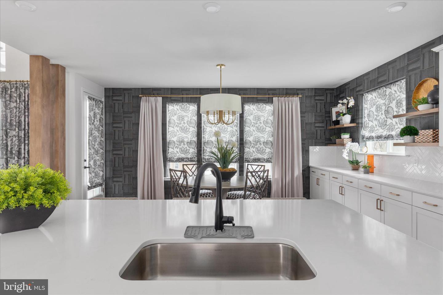 174 WILLIAMSON RD, WINCHESTER, Virginia 22602, 5 Bedrooms Bedrooms, ,3 BathroomsBathrooms,Residential,For sale,174 WILLIAMSON RD,VAFV2039490 MLS # VAFV2039490