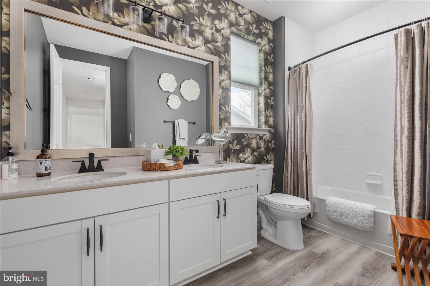 174 WILLIAMSON RD, WINCHESTER, Virginia 22602, 5 Bedrooms Bedrooms, ,3 BathroomsBathrooms,Residential,For sale,174 WILLIAMSON RD,VAFV2039490 MLS # VAFV2039490