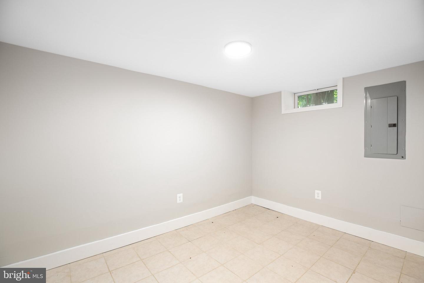 1213 STAFFORD AVE, FREDERICKSBURG, Virginia 22401, 3 Bedrooms Bedrooms, 11 Rooms Rooms,2 BathroomsBathrooms,Residential,For sale,1213 STAFFORD AVE,VAFB2009654 MLS # VAFB2009654