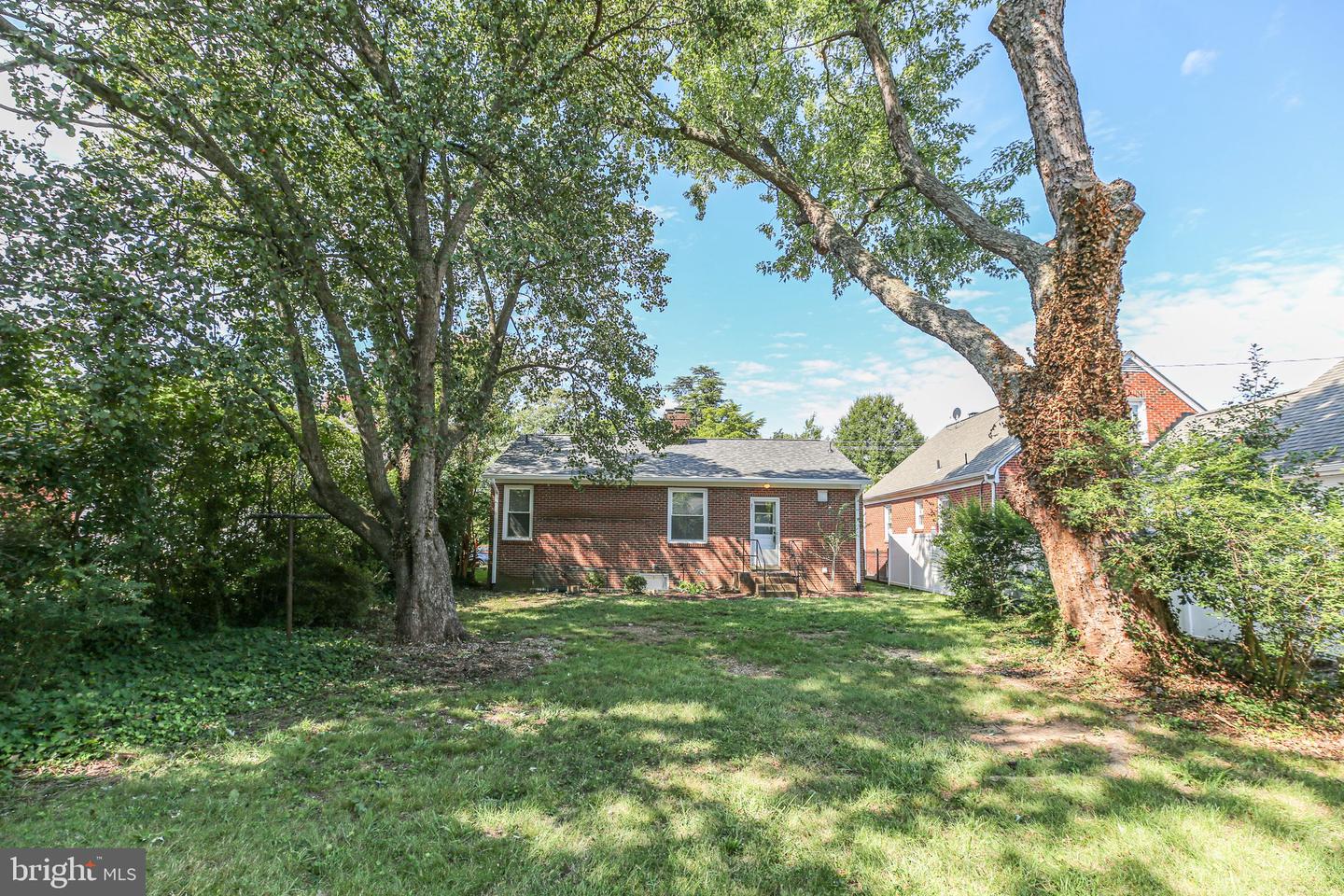 1213 STAFFORD AVE, FREDERICKSBURG, Virginia 22401, 3 Bedrooms Bedrooms, 11 Rooms Rooms,2 BathroomsBathrooms,Residential,For sale,1213 STAFFORD AVE,VAFB2009654 MLS # VAFB2009654