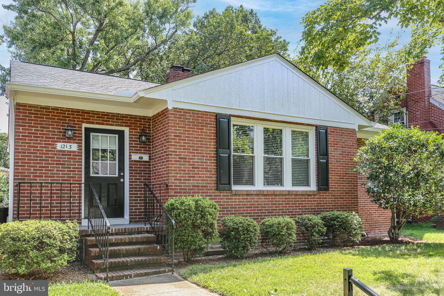 1213 STAFFORD AVE, FREDERICKSBURG, Virginia 22401, 3 Bedrooms Bedrooms, 11 Rooms Rooms,2 BathroomsBathrooms,Residential,For sale,1213 STAFFORD AVE,VAFB2009654 MLS # VAFB2009654