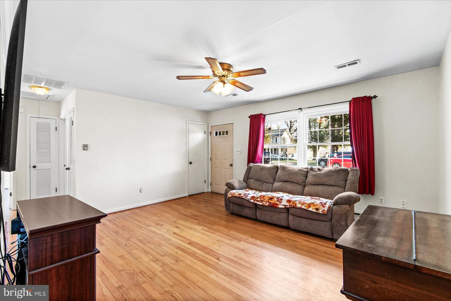 227 7TH ST, COLONIAL BEACH, Virginia 22443, 2 Bedrooms Bedrooms, ,1 BathroomBathrooms,Residential,For sale,227 7TH ST,VAWE2010522 MLS # VAWE2010522 227 7TH ST, COLONIAL BEACH, Virginia 22443, 2 Bedrooms Bedrooms, ,1 BathroomBathrooms,Residential,For sale,227 7TH ST,VAWE2010522 MLS # VAWE2010522