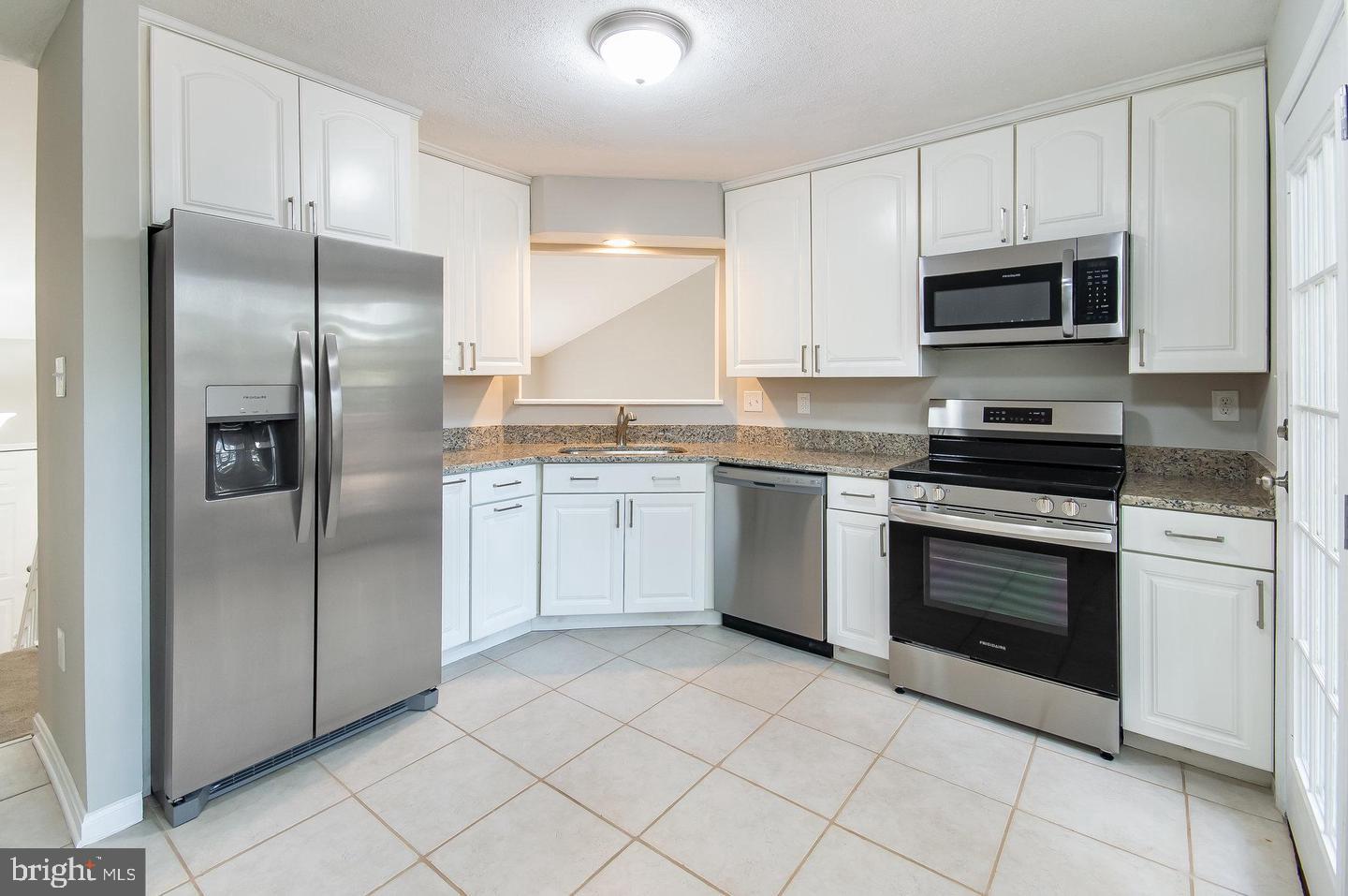 5316 SENTRY LN, WOODBRIDGE, Virginia 22193, 4 Bedrooms Bedrooms, 7 Rooms Rooms,3 BathroomsBathrooms,Residential,For sale,5316 SENTRY LN,VAPW2112844 MLS # VAPW2112844