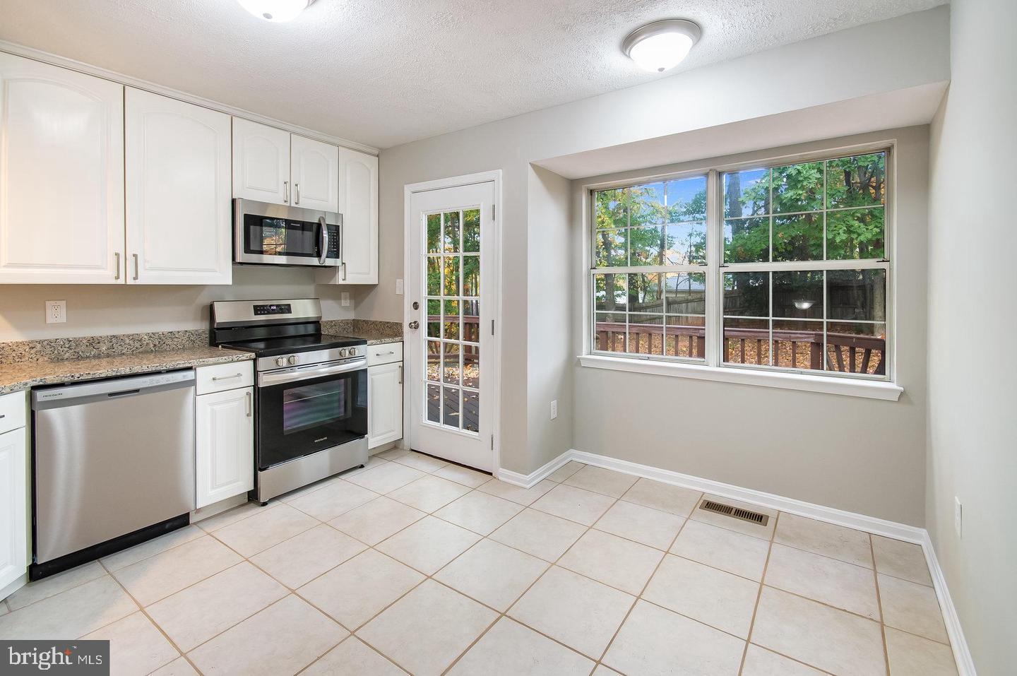 5316 SENTRY LN, WOODBRIDGE, Virginia 22193, 4 Bedrooms Bedrooms, 7 Rooms Rooms,3 BathroomsBathrooms,Residential,For sale,5316 SENTRY LN,VAPW2112844 MLS # VAPW2112844