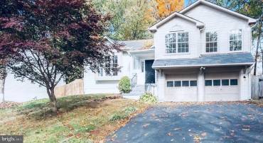 5316 SENTRY LN, WOODBRIDGE, Virginia 22193, 4 Bedrooms Bedrooms, 7 Rooms Rooms,3 BathroomsBathrooms,Residential,For sale,5316 SENTRY LN,VAPW2112844 MLS # VAPW2112844