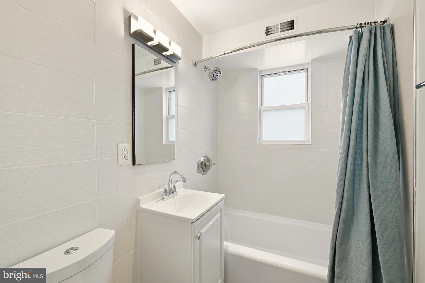 626 INDEPENDENCE AVE SE #103, WASHINGTON, District Of Columbia 20003, 2 Bedrooms Bedrooms, 3 Rooms Rooms,1 BathroomBathrooms,Residential,For sale,626 INDEPENDENCE AVE SE #103,DCDC2247060 MLS # DCDC2247060