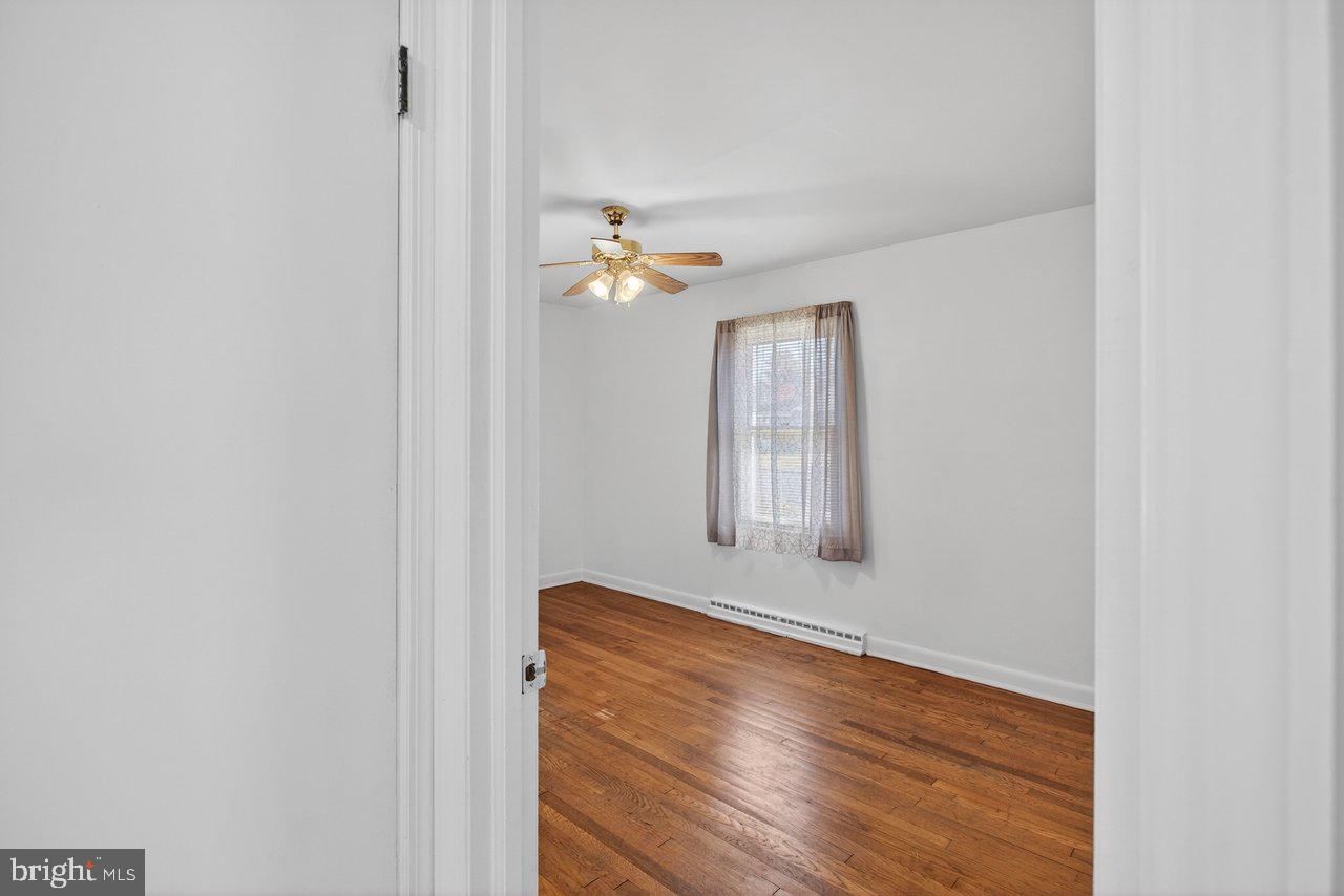 913 SPOTSWOOD DR, HARRISONBURG, Virginia 22802, 3 Bedrooms Bedrooms, ,1 BathroomBathrooms,Residential,For sale,913 SPOTSWOOD DR,VAHC2000556 MLS # VAHC2000556 913 SPOTSWOOD DR, HARRISONBURG, Virginia 22802, 3 Bedrooms Bedrooms, ,1 BathroomBathrooms,Residential,For sale,913 SPOTSWOOD DR,VAHC2000556 MLS # VAHC2000556