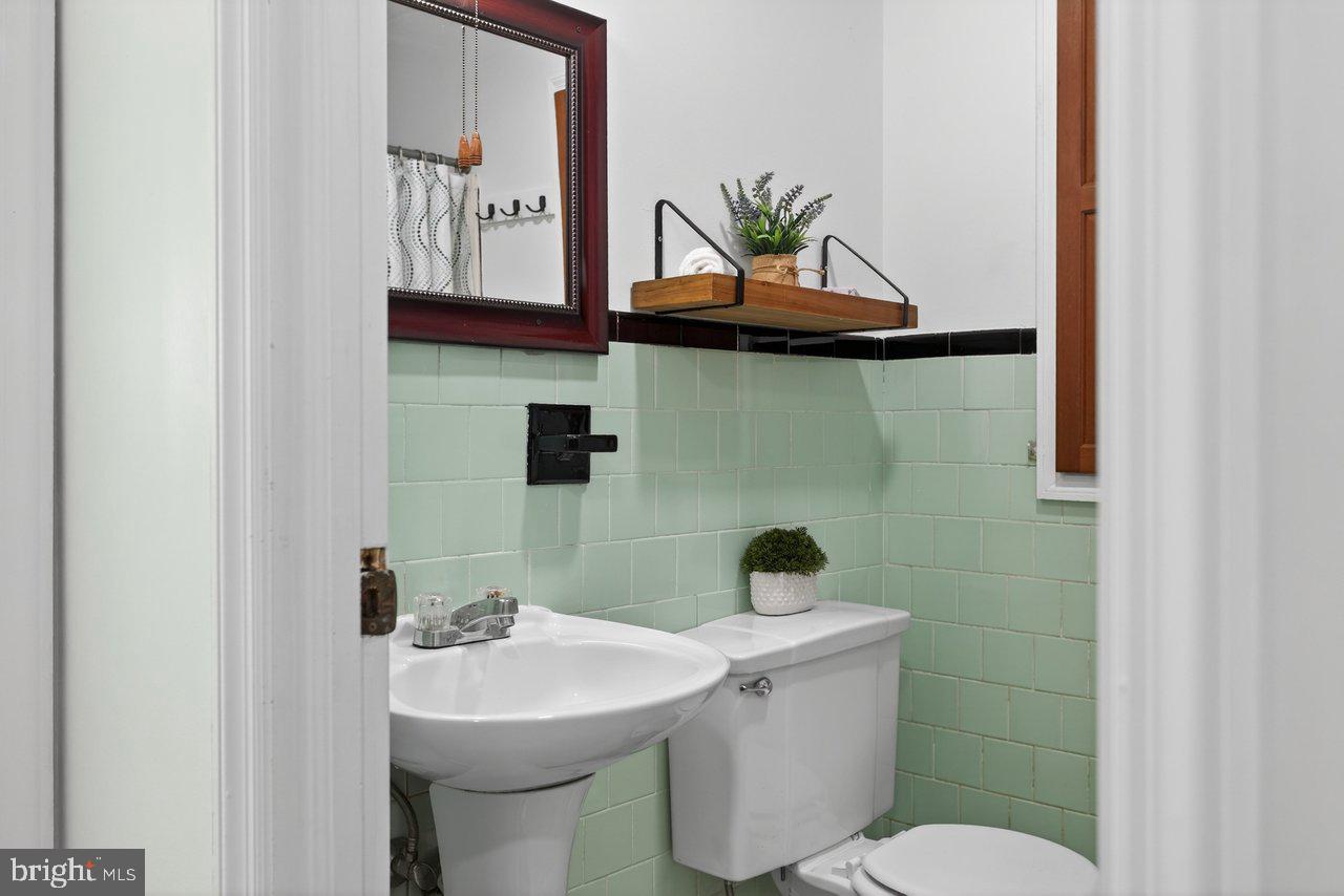 913 SPOTSWOOD DR, HARRISONBURG, Virginia 22802, 3 Bedrooms Bedrooms, ,1 BathroomBathrooms,Residential,For sale,913 SPOTSWOOD DR,VAHC2000556 MLS # VAHC2000556 913 SPOTSWOOD DR, HARRISONBURG, Virginia 22802, 3 Bedrooms Bedrooms, ,1 BathroomBathrooms,Residential,For sale,913 SPOTSWOOD DR,VAHC2000556 MLS # VAHC2000556