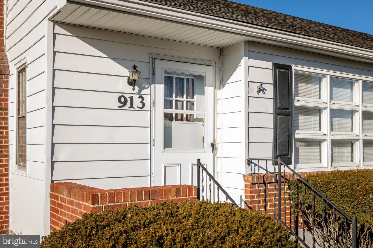 913 SPOTSWOOD DR, HARRISONBURG, Virginia 22802, 3 Bedrooms Bedrooms, ,1 BathroomBathrooms,Residential,For sale,913 SPOTSWOOD DR,VAHC2000556 MLS # VAHC2000556 913 SPOTSWOOD DR, HARRISONBURG, Virginia 22802, 3 Bedrooms Bedrooms, ,1 BathroomBathrooms,Residential,For sale,913 SPOTSWOOD DR,VAHC2000556 MLS # VAHC2000556