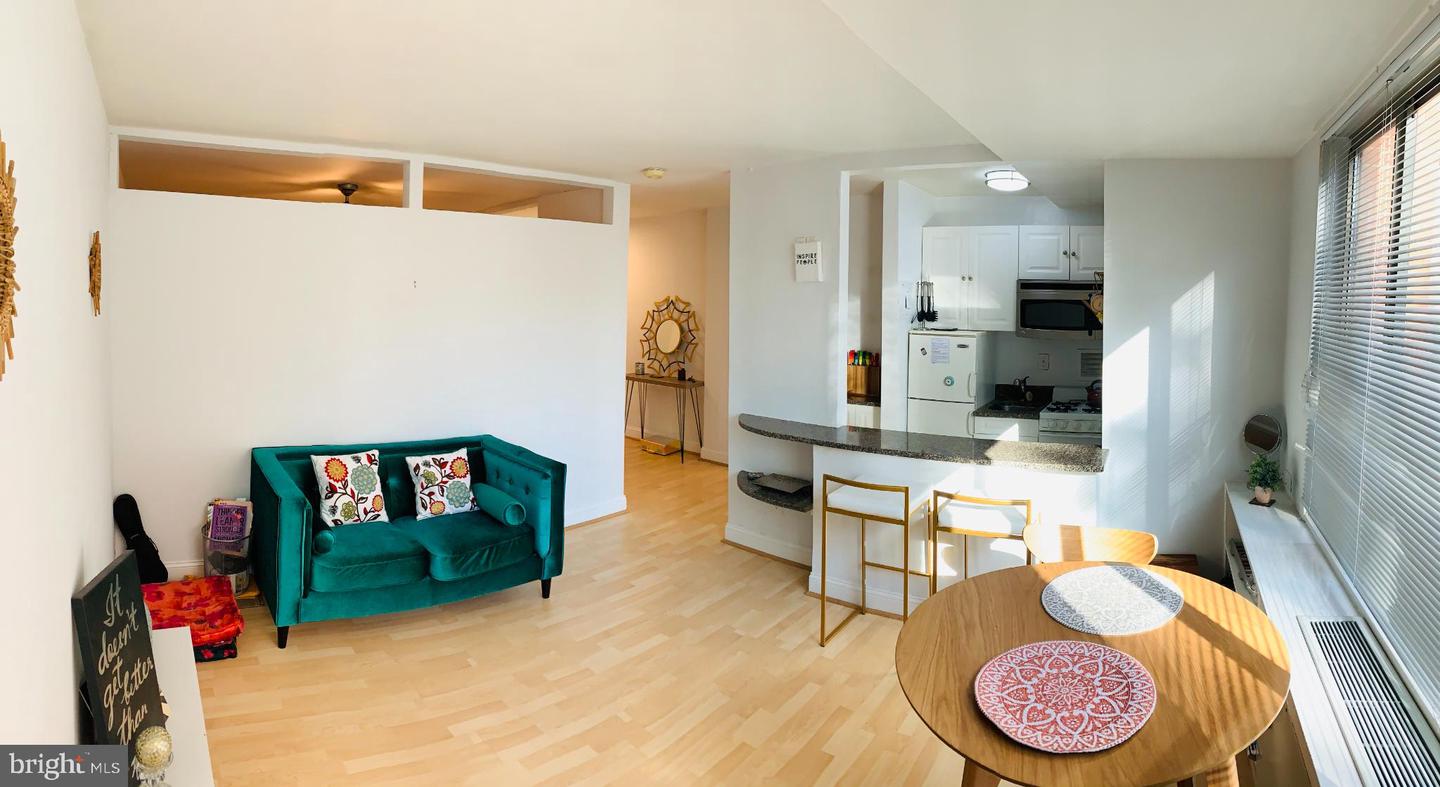 1111 ARLINGTON BLVD #213, ARLINGTON, Virginia 22209, 1 Bedroom Bedrooms, 4 Rooms Rooms,1 BathroomBathrooms,Residential,For sale,1111 ARLINGTON BLVD #213,VAAR2069170 MLS # VAAR2069170