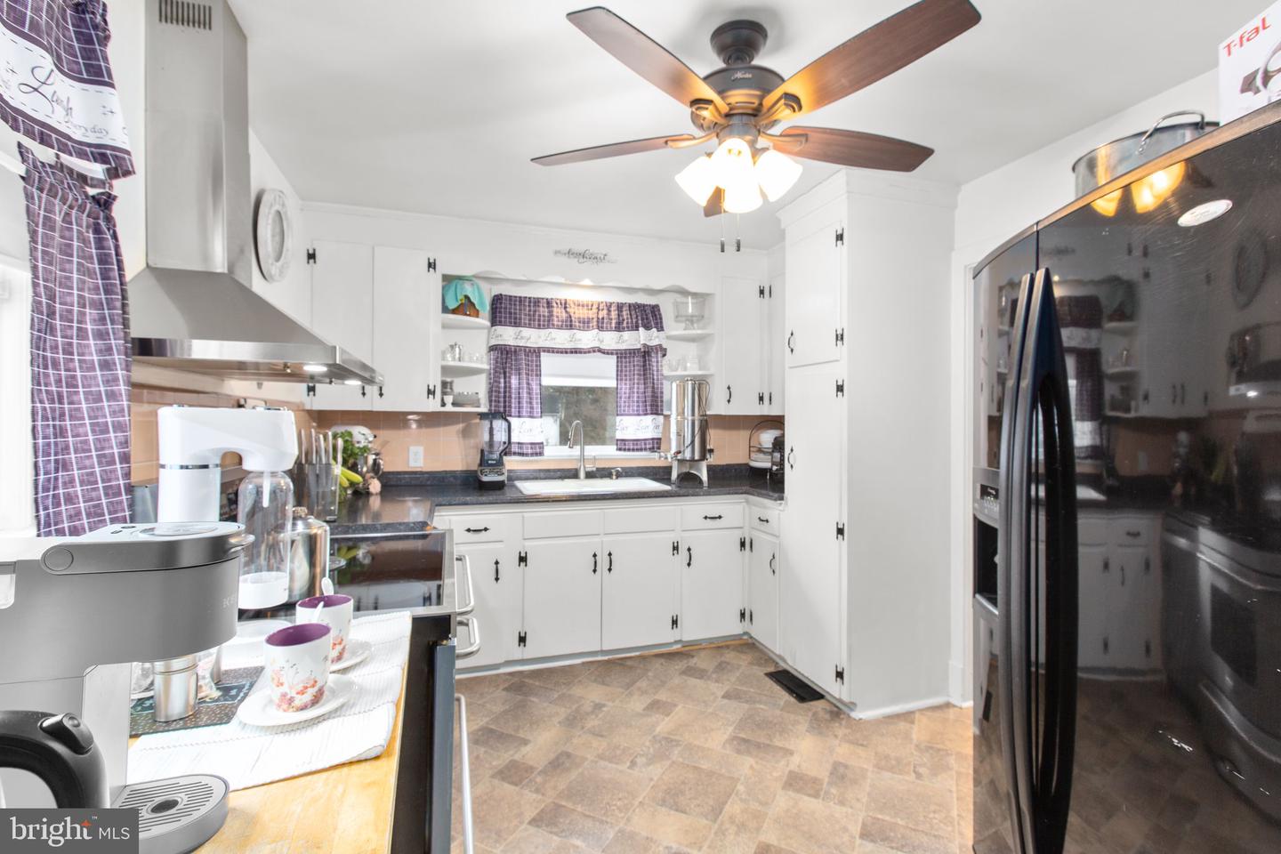 80 FERRY RD, FREDERICKSBURG, Virginia 22405, 3 Bedrooms Bedrooms, ,2 BathroomsBathrooms,Residential,For sale,80 FERRY RD,VAST2046424 MLS # VAST2046424