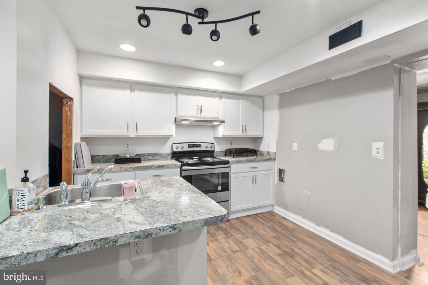 80 FERRY RD, FREDERICKSBURG, Virginia 22405, 3 Bedrooms Bedrooms, ,2 BathroomsBathrooms,Residential,For sale,80 FERRY RD,VAST2046424 MLS # VAST2046424