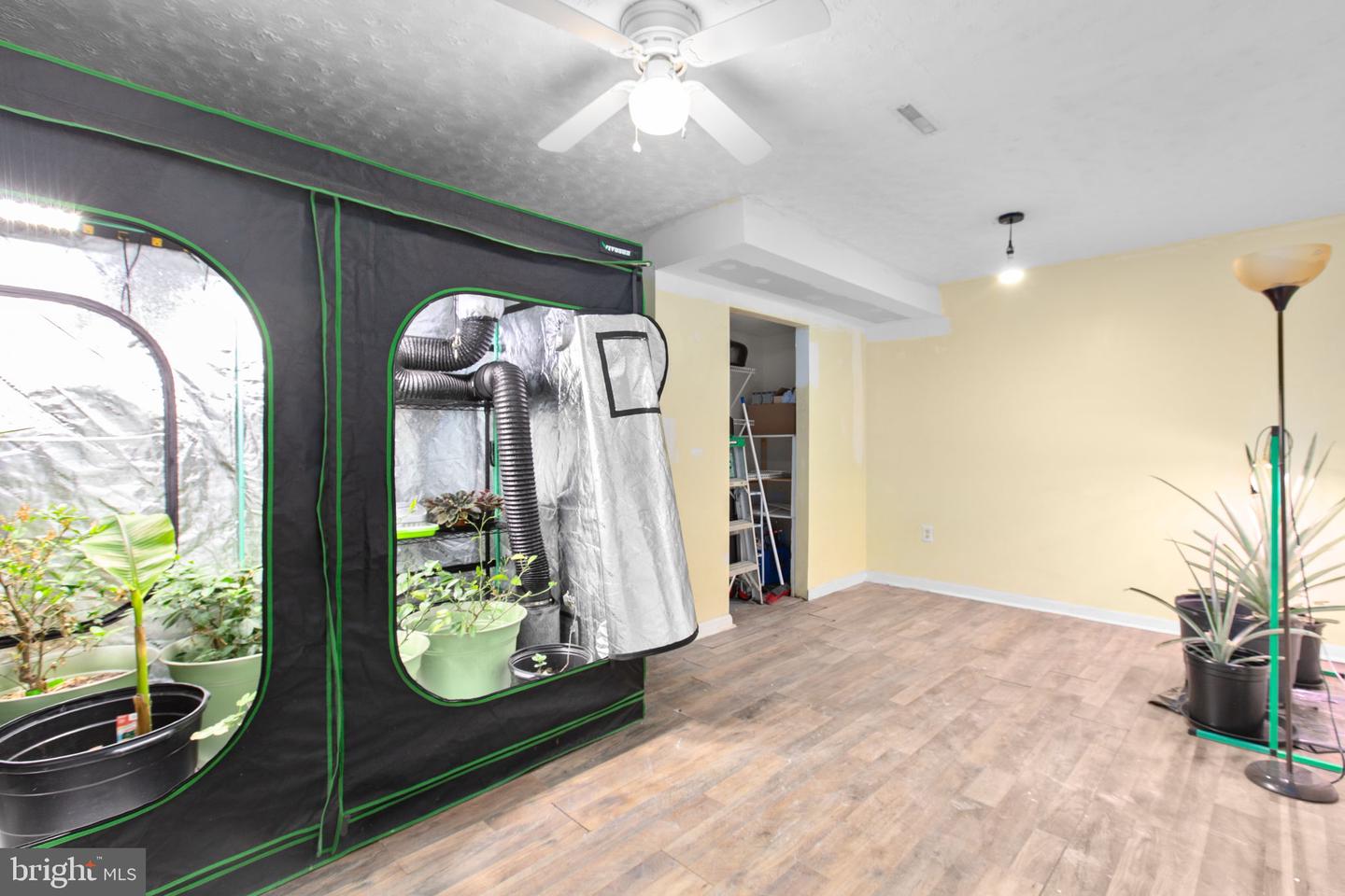 80 FERRY RD, FREDERICKSBURG, Virginia 22405, 3 Bedrooms Bedrooms, ,2 BathroomsBathrooms,Residential,For sale,80 FERRY RD,VAST2046424 MLS # VAST2046424