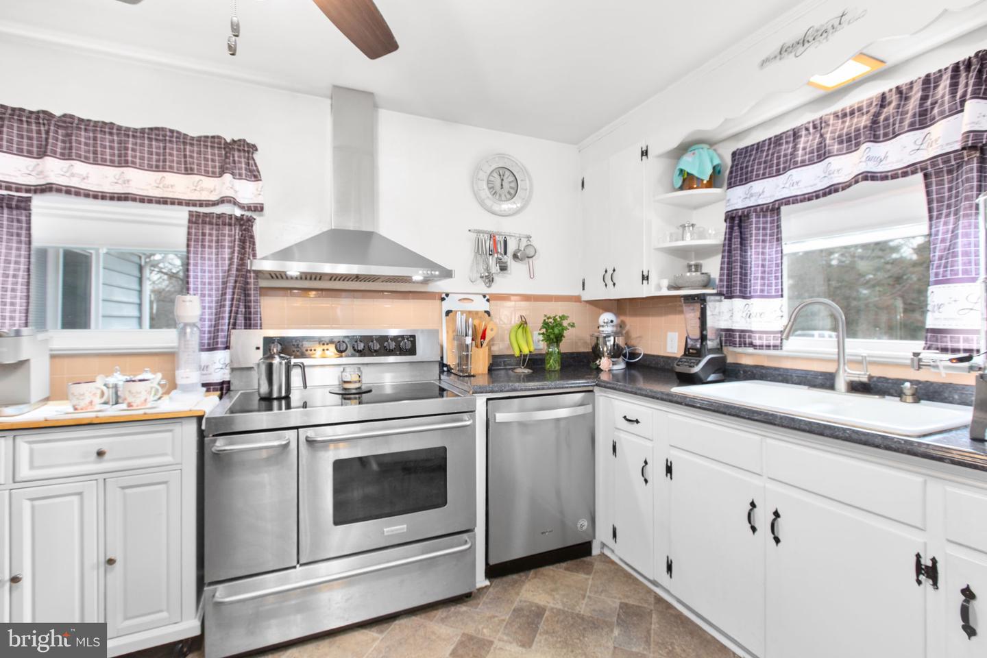 80 FERRY RD, FREDERICKSBURG, Virginia 22405, 3 Bedrooms Bedrooms, ,2 BathroomsBathrooms,Residential,For sale,80 FERRY RD,VAST2046424 MLS # VAST2046424