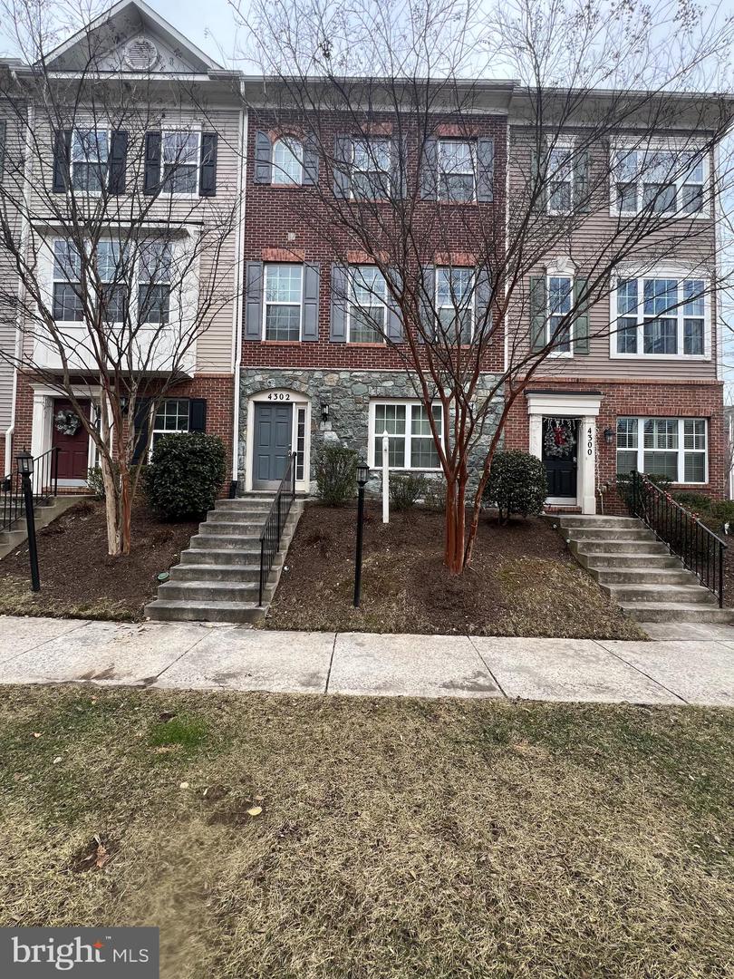 4302 POTOMAC HIGHLANDS CIR, TRIANGLE, Virginia 22172, 3 Bedrooms Bedrooms, ,2 BathroomsBathrooms,Residential,For sale,4302 POTOMAC HIGHLANDS CIR,VAPW2113216 MLS # VAPW2113216