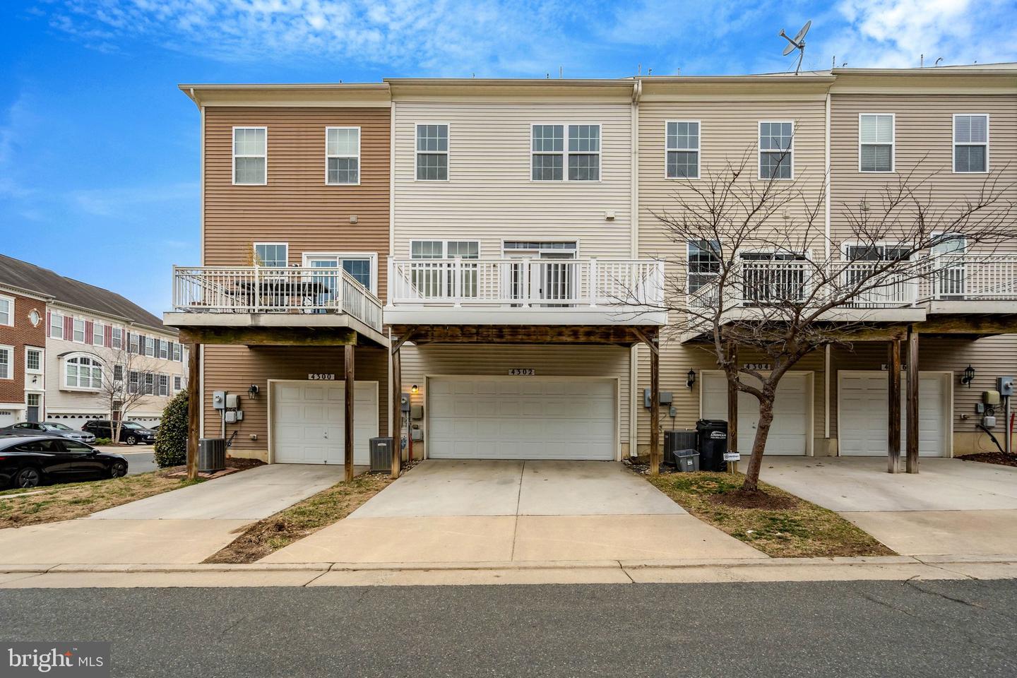 4302 POTOMAC HIGHLANDS CIR, TRIANGLE, Virginia 22172, 3 Bedrooms Bedrooms, ,2 BathroomsBathrooms,Residential,For sale,4302 POTOMAC HIGHLANDS CIR,VAPW2113216 MLS # VAPW2113216 4302 POTOMAC HIGHLANDS CIR, TRIANGLE, Virginia 22172, 3 Bedrooms Bedrooms, ,2 BathroomsBathrooms,Residential,For sale,4302 POTOMAC HIGHLANDS CIR,VAPW2113216 MLS # VAPW2113216