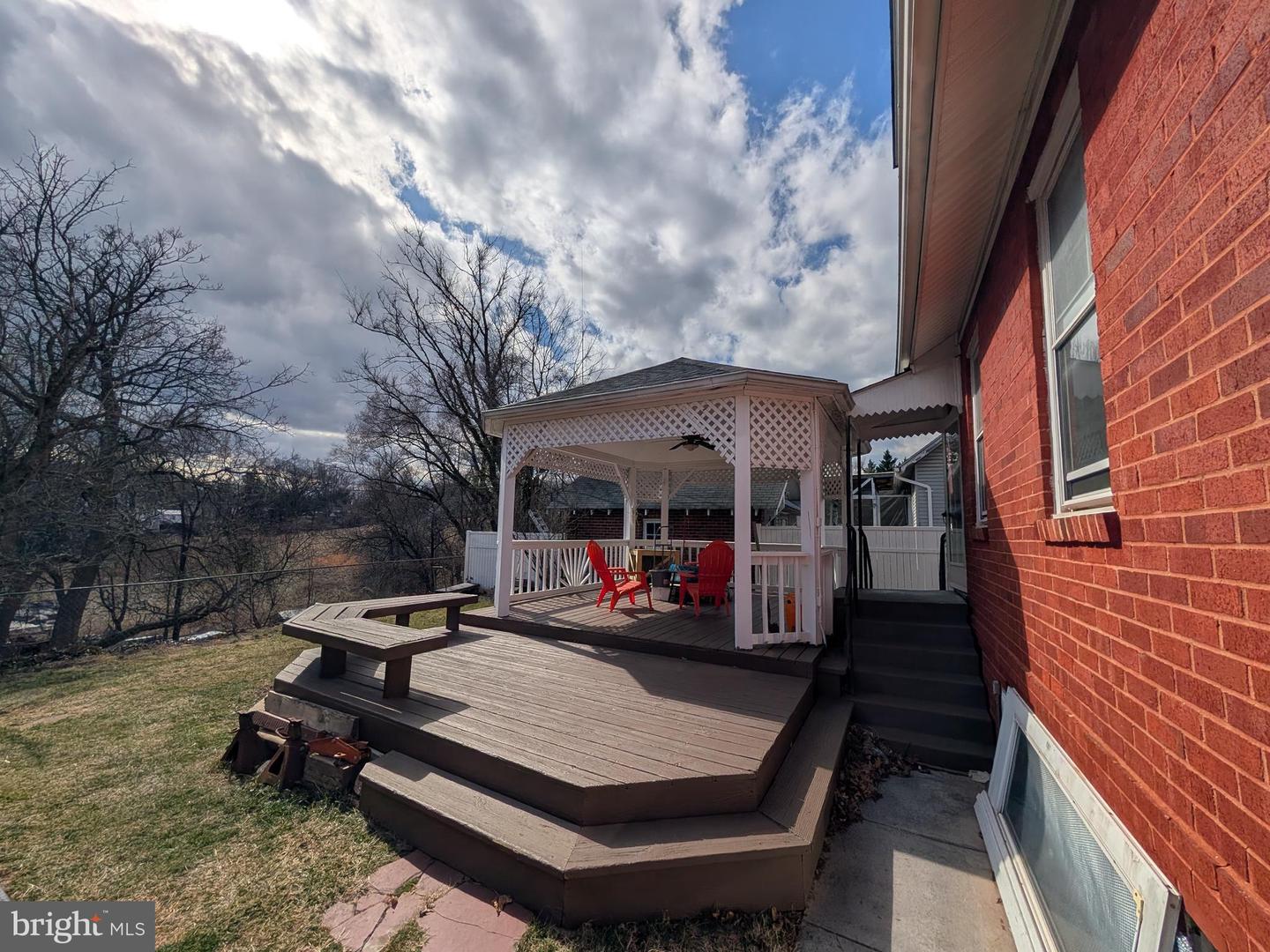 8 W 11TH ST, FRONT ROYAL, Virginia 22630, 4 Bedrooms Bedrooms, ,3 BathroomsBathrooms,Residential,For sale,8 W 11TH ST,VAWR2013528 MLS # VAWR2013528