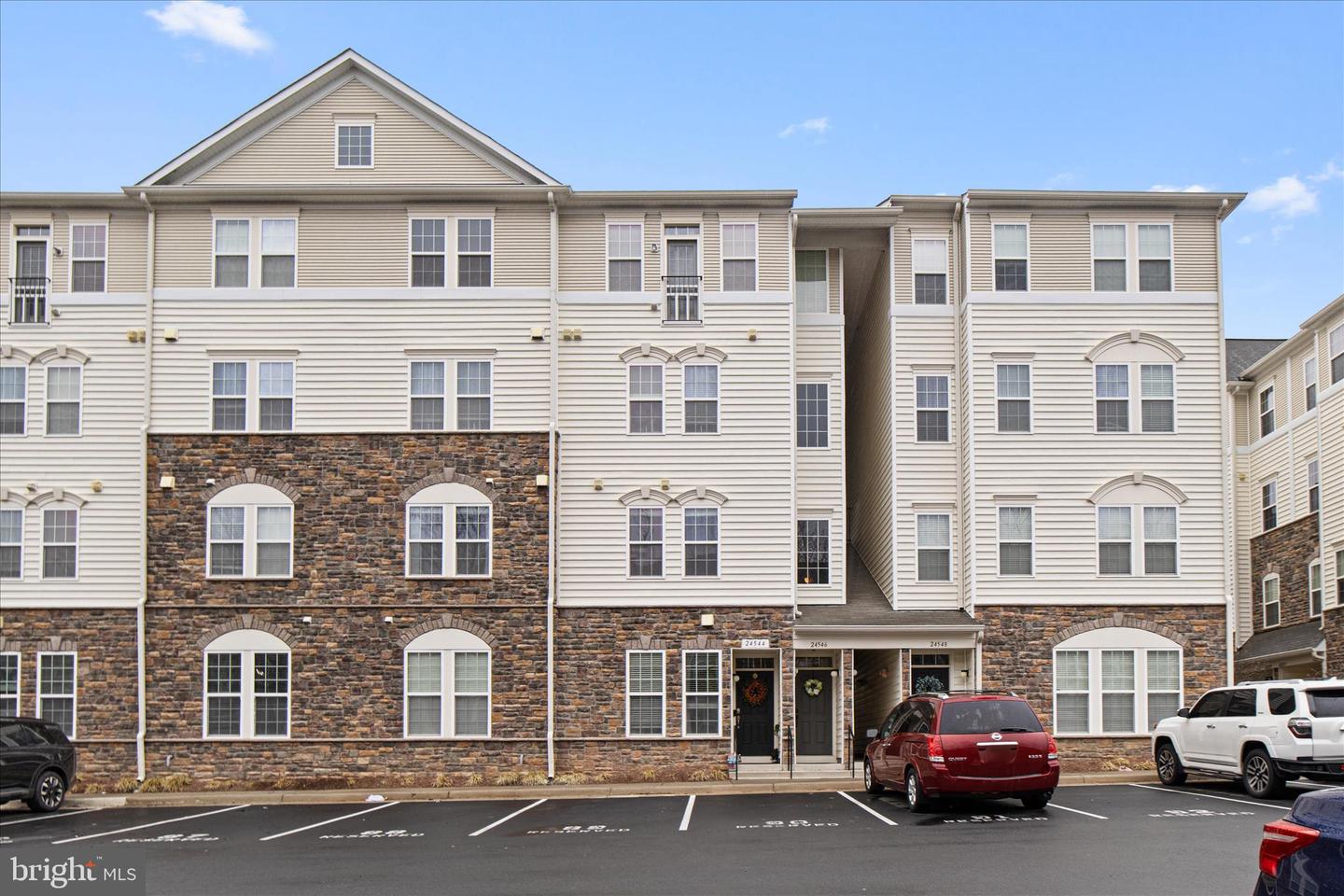 24546 BYRNE MEADOW SQ, ALDIE, Virginia 20105, 3 Bedrooms Bedrooms, ,2 BathroomsBathrooms,Residential,For sale,24546 BYRNE MEADOW SQ,VALO2116900 MLS # VALO2116900