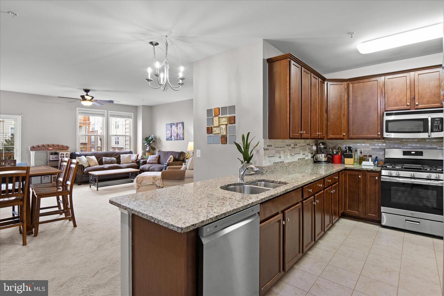 24546 BYRNE MEADOW SQ, ALDIE, Virginia 20105, 3 Bedrooms Bedrooms, ,2 BathroomsBathrooms,Residential,For sale,24546 BYRNE MEADOW SQ,VALO2116900 MLS # VALO2116900