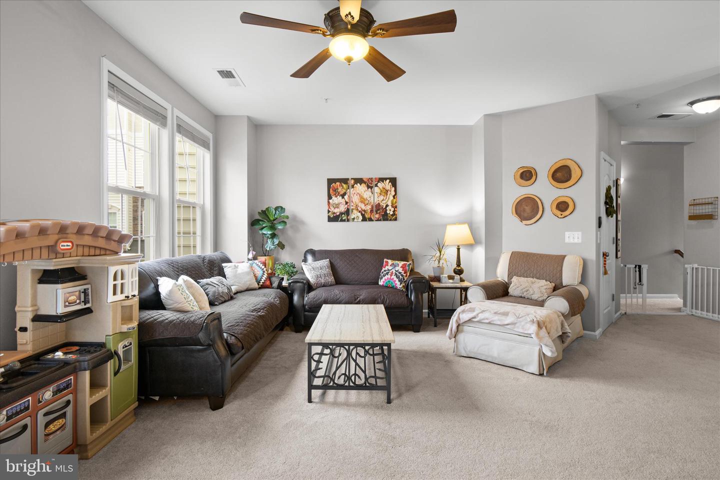 24546 BYRNE MEADOW SQ, ALDIE, Virginia 20105, 3 Bedrooms Bedrooms, ,2 BathroomsBathrooms,Residential,For sale,24546 BYRNE MEADOW SQ,VALO2116900 MLS # VALO2116900