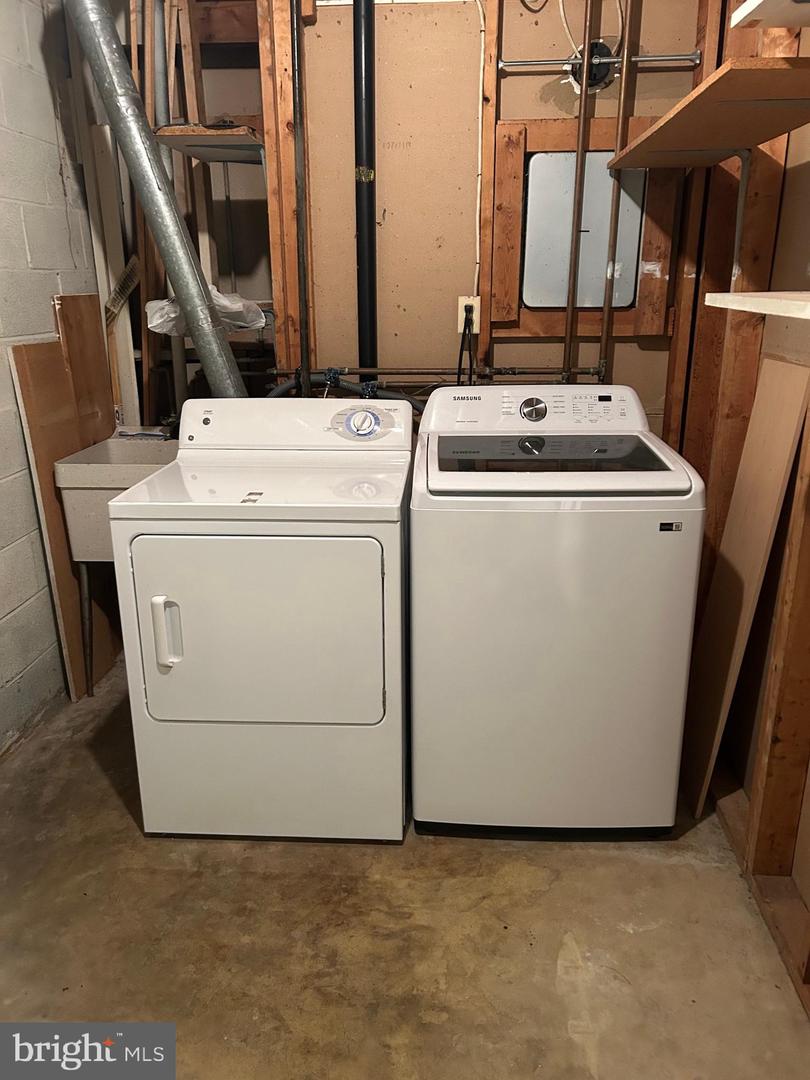 4933 ORISKANY DR, ANNANDALE, Virginia 22003, 3 Bedrooms Bedrooms, ,3 BathroomsBathrooms,Residential,For sale,4933 ORISKANY DR,VAFX2293122 MLS # VAFX2293122