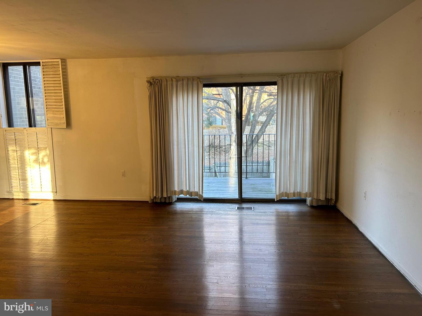 4933 ORISKANY DR, ANNANDALE, Virginia 22003, 3 Bedrooms Bedrooms, ,3 BathroomsBathrooms,Residential,For sale,4933 ORISKANY DR,VAFX2293122 MLS # VAFX2293122